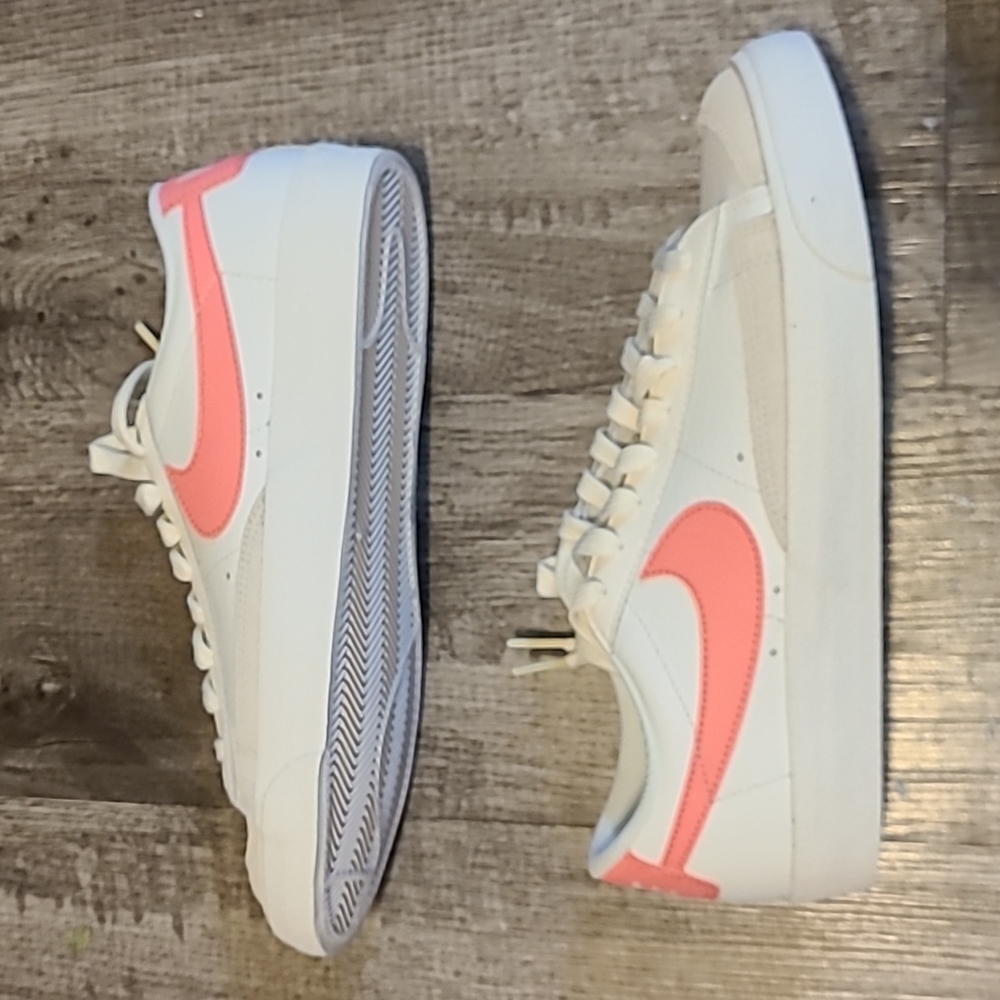 Nike Blazer Low '77 Summit White/Pink Gaze/Coconut Milk - 8.5 women's / 7 youth